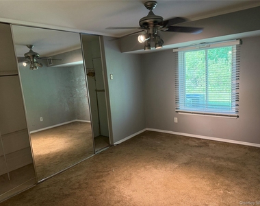 5 Laramie Court - Photo Thumbnail 19