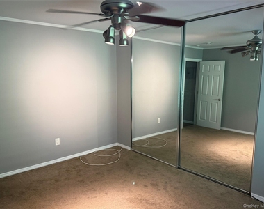 5 Laramie Court - Photo Thumbnail 15