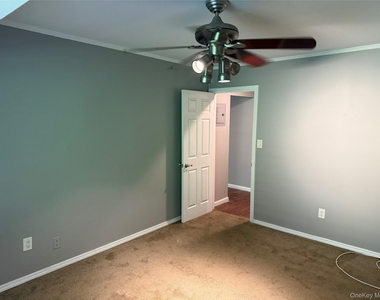 5 Laramie Court - Photo Thumbnail 16