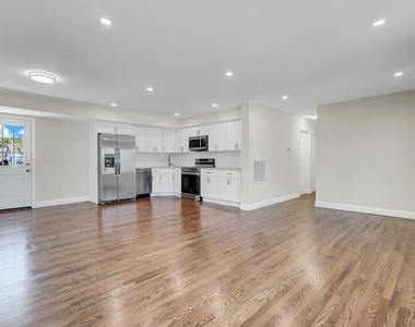 3107 Gull Avenue - Photo Thumbnail 4