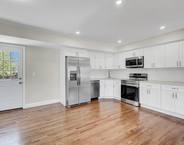 3107 Gull Avenue - Photo Thumbnail 5