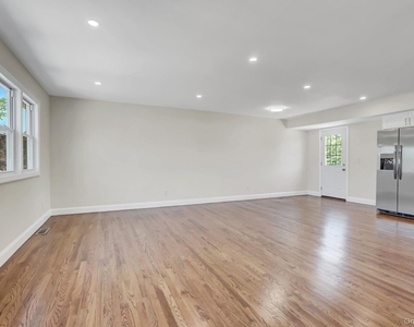 3107 Gull Avenue - Photo Thumbnail 3