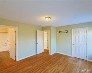 800 South Road - Photo Thumbnail 5