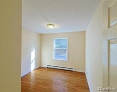 800 South Road - Photo Thumbnail 9