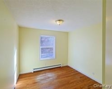 800 South Road - Photo Thumbnail 8