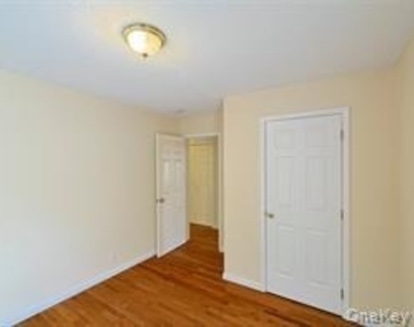 800 South Road - Photo Thumbnail 10