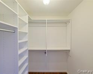 800 South Road - Photo Thumbnail 6