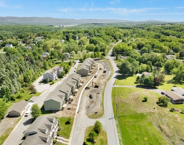 75 Hudson Circle - Photo Thumbnail 25