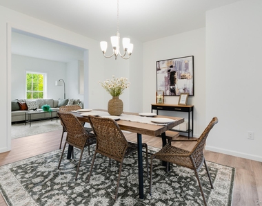 75 Hudson Circle - Photo Thumbnail 4