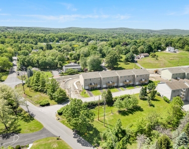 75 Hudson Circle - Photo Thumbnail 18