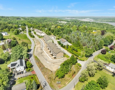 75 Hudson Circle - Photo Thumbnail 19