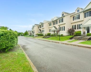 75 Hudson Circle - Photo Thumbnail 1