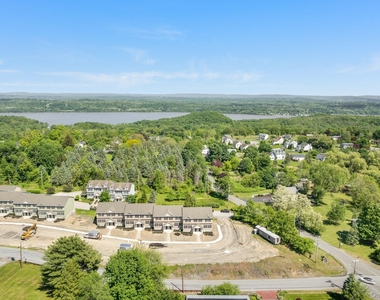 75 Hudson Circle - Photo Thumbnail 24