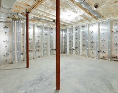 75 Hudson Circle - Photo Thumbnail 16