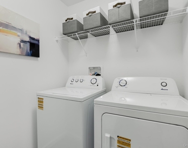 75 Hudson Circle - Photo Thumbnail 12