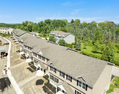 75 Hudson Circle - Photo Thumbnail 23