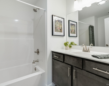 75 Hudson Circle - Photo Thumbnail 15