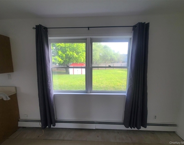 4 E Walnut Street - Photo Thumbnail 9