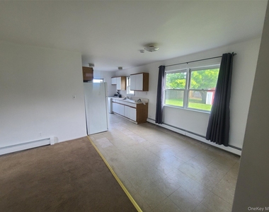 4 E Walnut Street - Photo Thumbnail 3