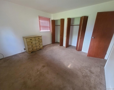 4 E Walnut Street - Photo Thumbnail 4