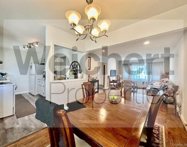 211 W 22nd - Photo Thumbnail 1