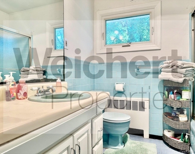 211 W 22nd - Photo Thumbnail 11