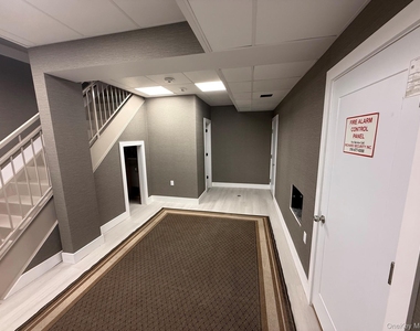 36 Lakeville Road - Photo Thumbnail 12