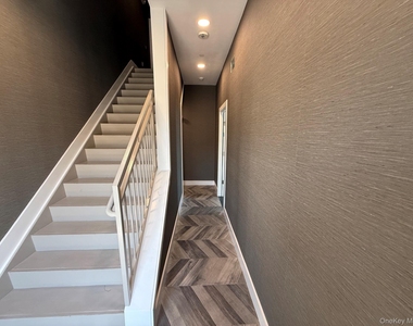 36 Lakeville Road - Photo Thumbnail 10