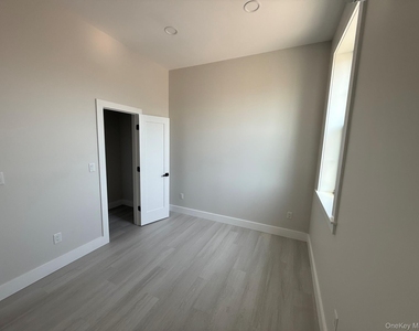 36 Lakeville Road - Photo Thumbnail 6