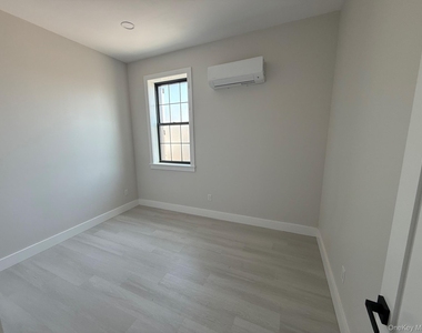36 Lakeville Road - Photo Thumbnail 4