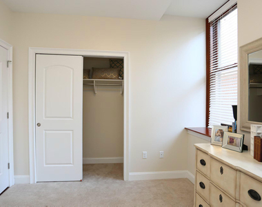 233 Lake Avenue - Photo Thumbnail 3