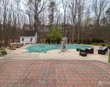 845 Woodbury Drive - Photo Thumbnail 24