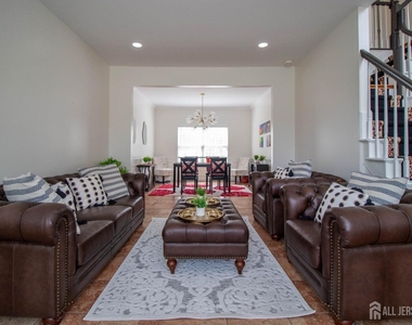 845 Woodbury Drive - Photo Thumbnail 3