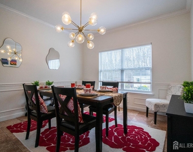 845 Woodbury Drive - Photo Thumbnail 8