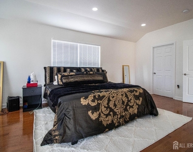 845 Woodbury Drive - Photo Thumbnail 12