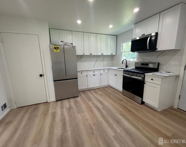 18 Millstone Road - Photo Thumbnail 10