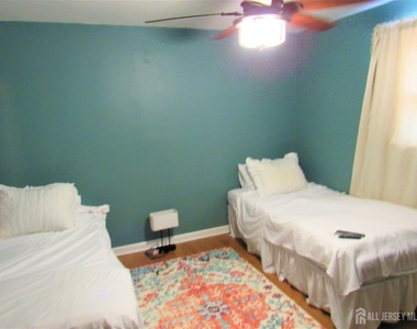 26 Lincroft Avenue - Photo Thumbnail 10