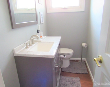 26 Lincroft Avenue - Photo Thumbnail 13