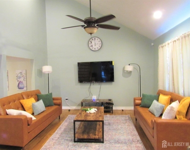 26 Lincroft Avenue - Photo Thumbnail 2