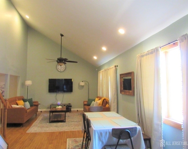 26 Lincroft Avenue - Photo Thumbnail 5