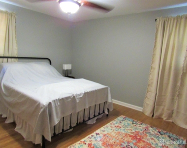 26 Lincroft Avenue - Photo Thumbnail 17