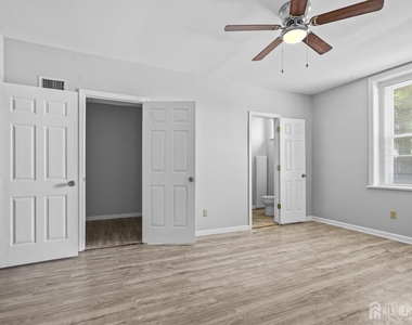 107 Macarthur Avenue - Photo Thumbnail 1