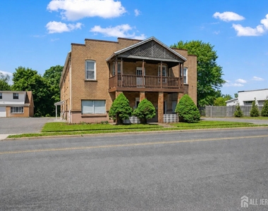 107 Macarthur Avenue - Photo Thumbnail 5