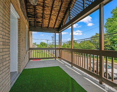 107 Macarthur Avenue - Photo Thumbnail 12