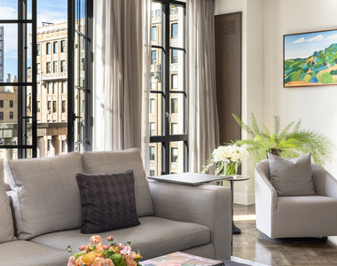 985 Park Avenue - Photo Thumbnail 1