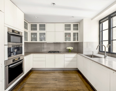 985 Park Avenue - Photo Thumbnail 3