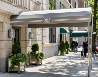 985 Park Avenue - Photo Thumbnail 14