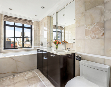 985 Park Avenue - Photo Thumbnail 9