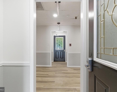 1725 Henry Avenue - Photo Thumbnail 12