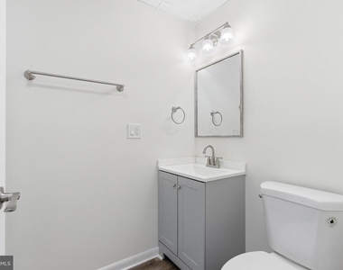 1725 Henry Avenue - Photo Thumbnail 7